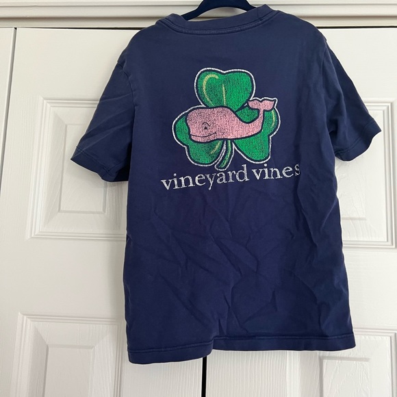 Vineyard Vines boys size 5 Irish tee - Picture 2 of 3